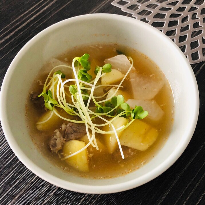 大根とじゃがいもの韓国風牛肉スープ